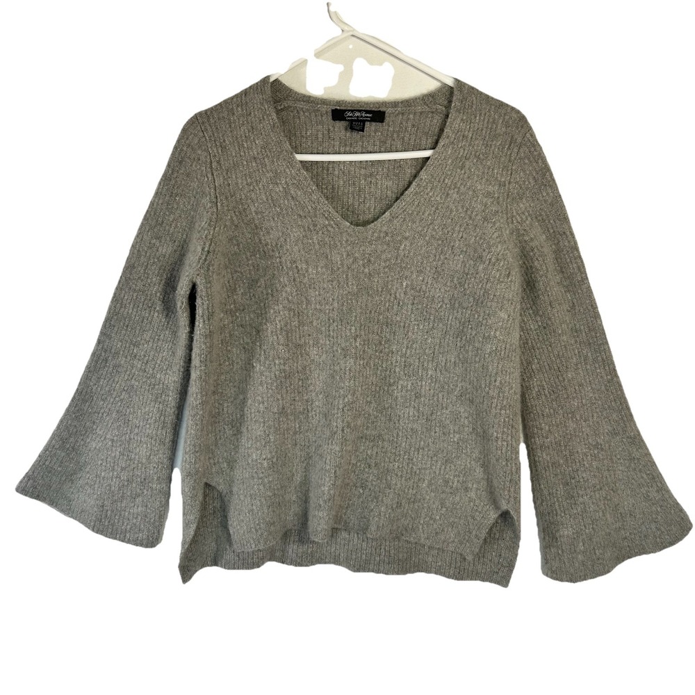Saks Fifth Avenue 100% Cashmere Grey Ribbed V-Neck Bell Sleeve Sweater Sz Large